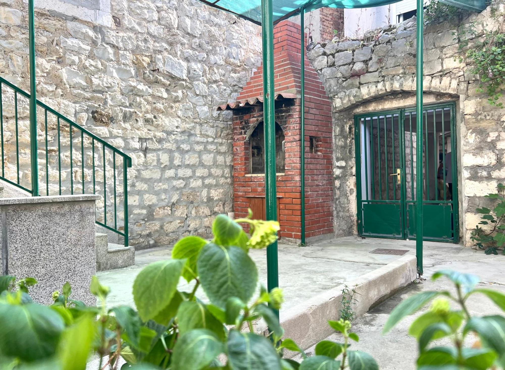 Apartman Lucijan Kastela Ngoại thất bức ảnh