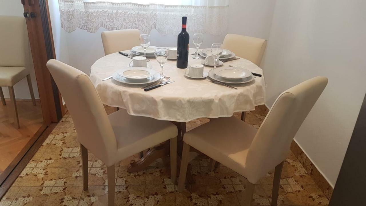 Apartman Lucijan Kastela Ngoại thất bức ảnh